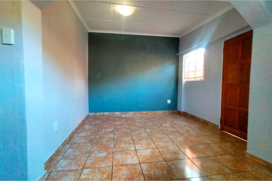 To Let 3 Bedroom Property for Rent in Geelhoutpark North West